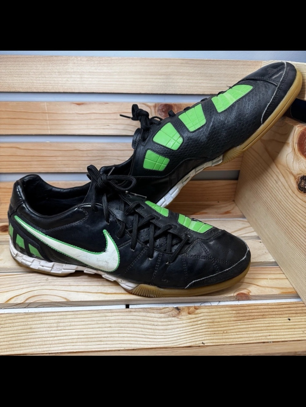 Nike Total 90 OG 2010 Elite Soccer Sneakers Shoes 385440-013 Mens Size 11.5 Used